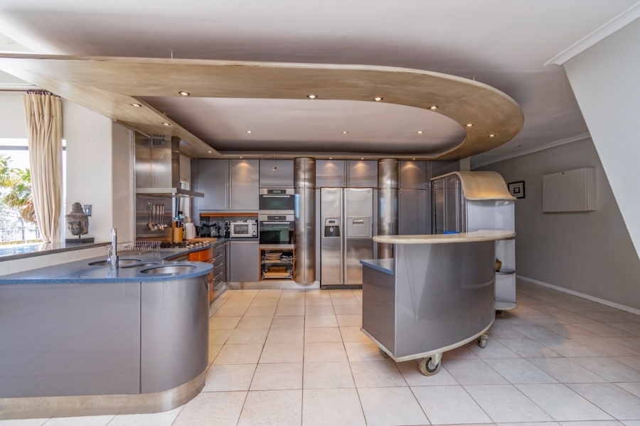 To Let 4 Bedroom Property for Rent in Bakoven Western Cape